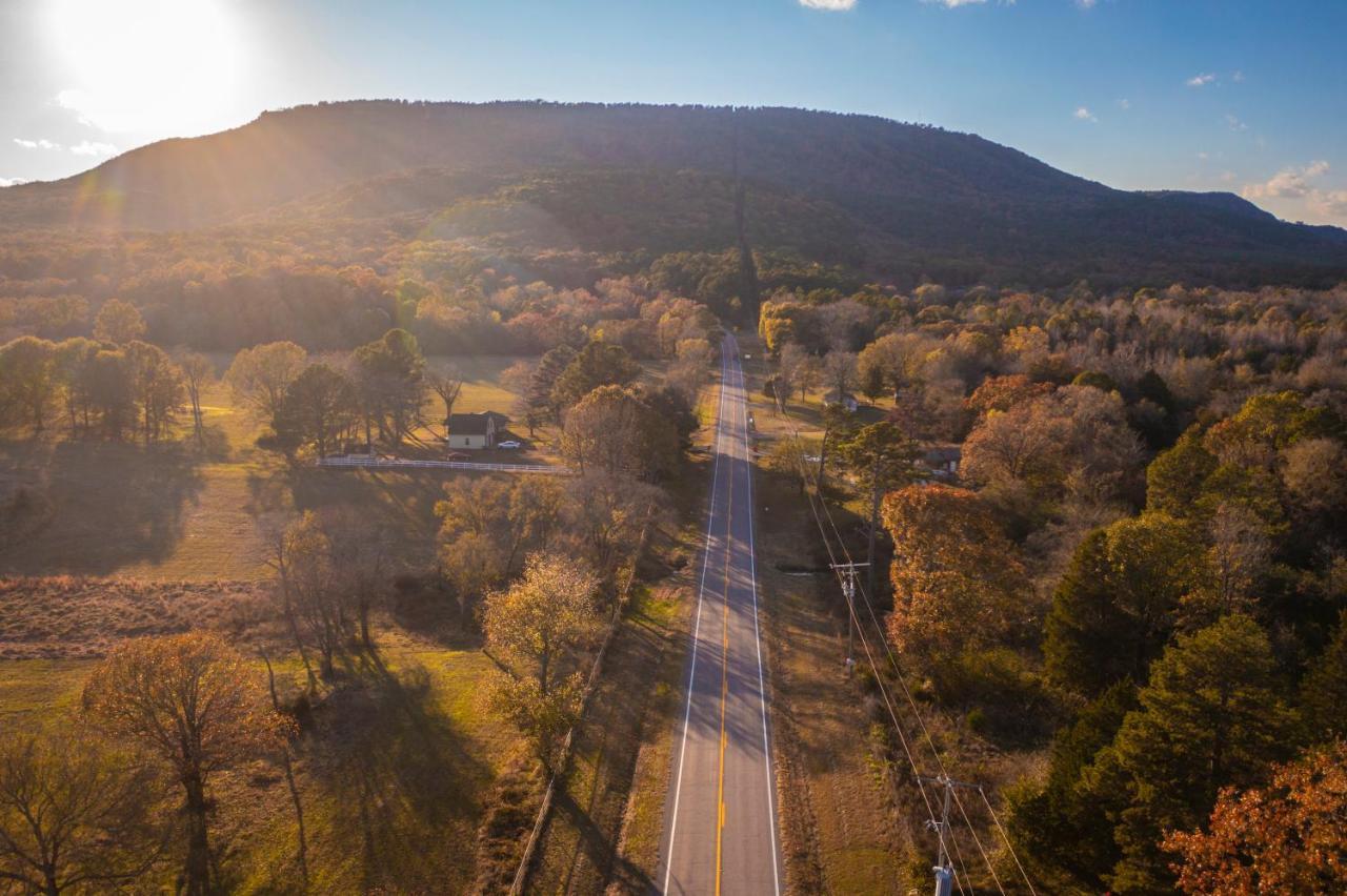 Dardanelle Nebo'S Foot, Hiking And Biking Escape With Game Shed 빌라 외부 사진