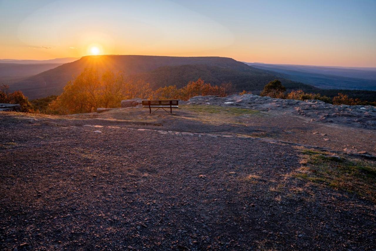 Dardanelle Nebo'S Foot, Hiking And Biking Escape With Game Shed 빌라 외부 사진